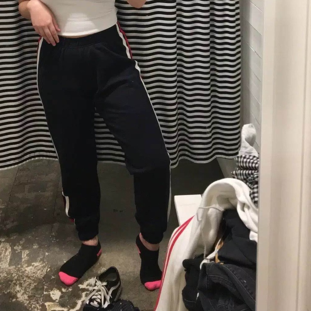 Brandy Melville Rosa Sweatpants